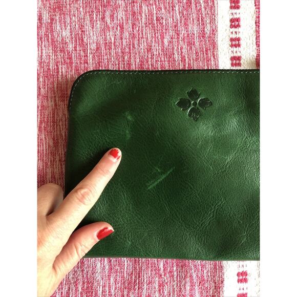 Patricia Nash Cassini Leather Wristlet Cosmetic Bag Deep Green P34906 - Picture 4 of 10